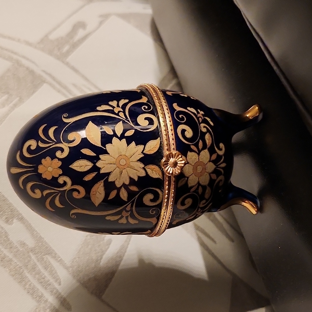 Egg Shape Jewelry Storage